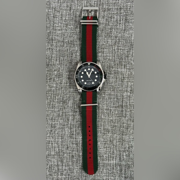 Gucci Swiss Quartz Stainless Steel and Nylon Dress Multi-Color Men's Watch - Picture 5 of 8